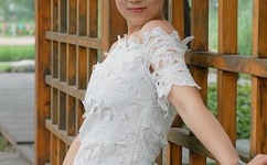 我半夜摸妺妺的奶C了她动漫